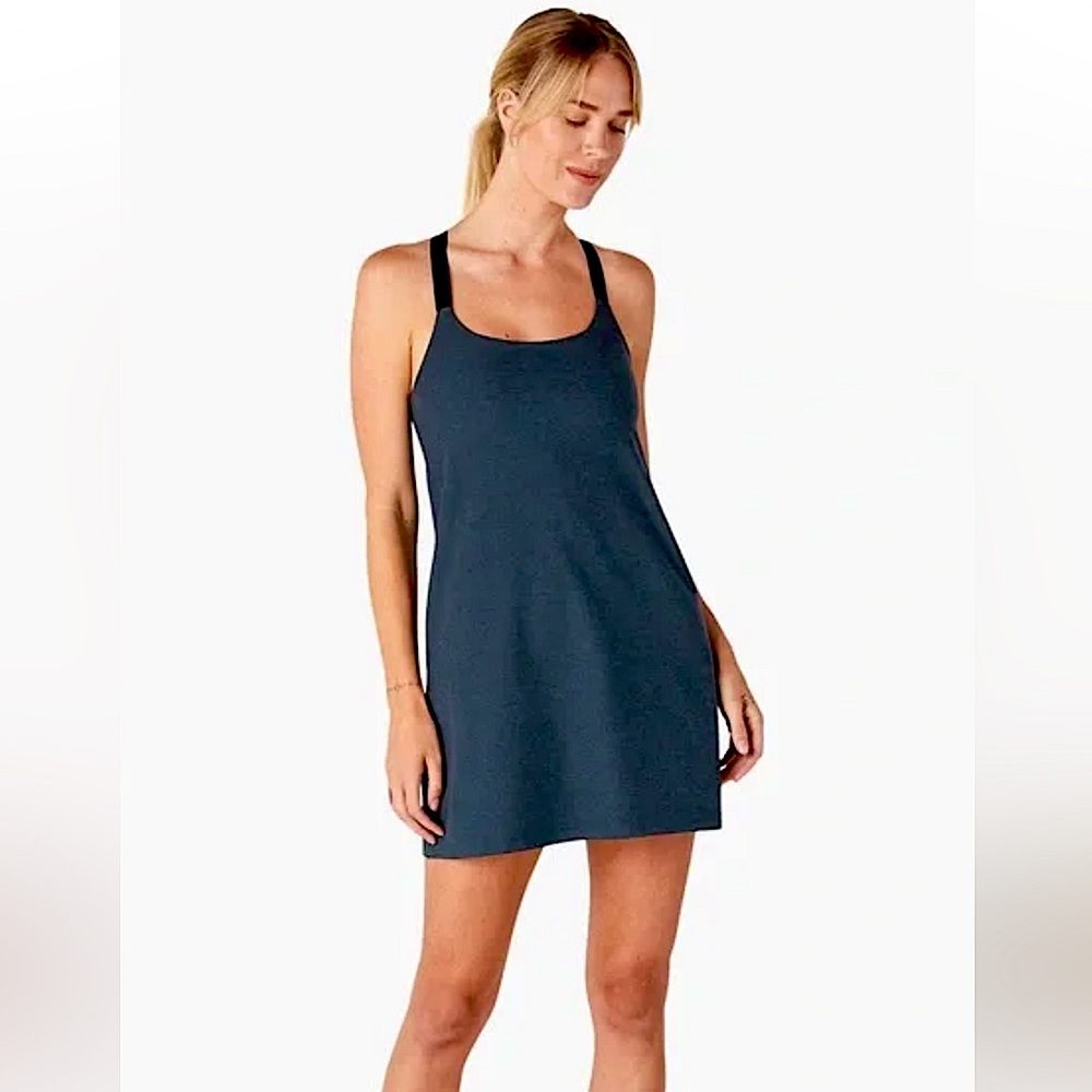NWT - SPACEDYE MOVE IT DRESS - Navy- Size Medium